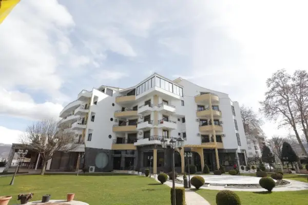 Hotel 1 Maji 6