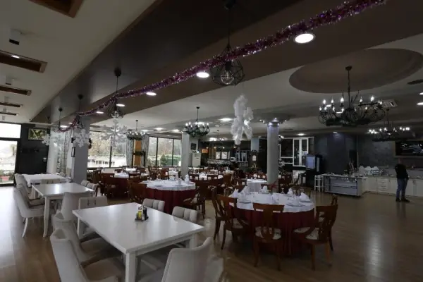 Hotel 1 Maji 9
